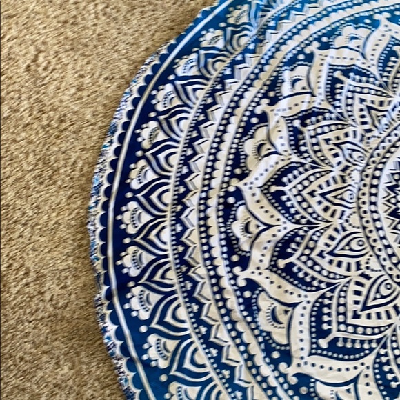 Blue and white tapestry - Picture 5 of 6